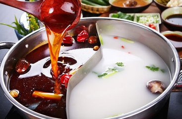 【成都火鍋培訓】吃完火鍋后，衣服上有味怎么辦？