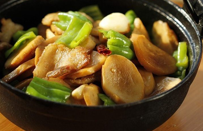 比肉好吃的素菜，干鍋杏鮑菇，健康美味的家常素菜菜譜
