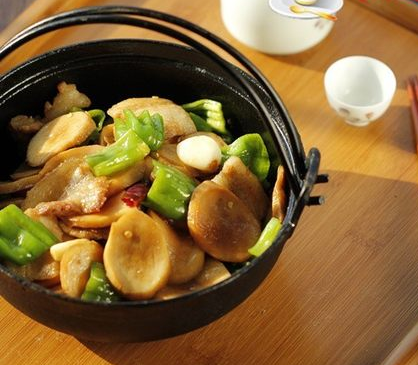 比肉好吃的素菜，干鍋杏鮑菇，健康美味的家常素菜菜譜