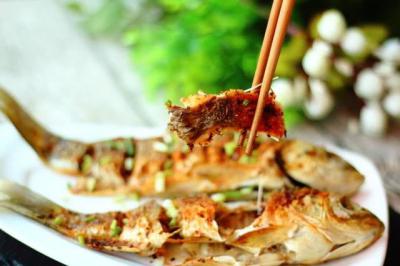 好吃到停不下筷子的香酥烤魚，做法簡(jiǎn)單，少油少鹽，吃起來更健康