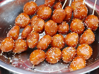 外酥里脆的糖油果子，成都的風味小吃之一，做起來如此簡單