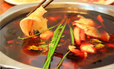 成都火鍋培訓(xùn):魚(yú)火鍋的家庭做法，魚(yú)肉鮮嫩香辣爽口