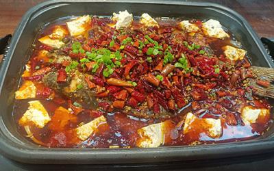 想學(xué)炭火鍋烤魚技術(shù)哪里有？